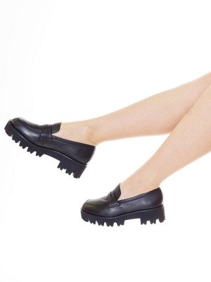 Туфли Страна производитель: Турция
Полнота обуви: Тип «F» или «Fx»
Тип носка: Закрытый
Форма мыска/носка: Закругленный
Каблук/Подошва: Платформа
Высота каблука (см): 4,5
Материал верха: Натуральная ко