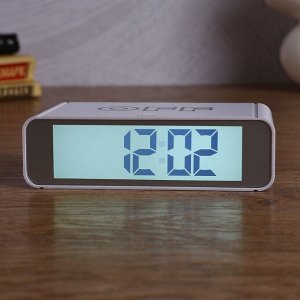 Электронные часы-будильник, выключение переворотом, подсветка, дата, 2ААА, 12?7?4 см, белые