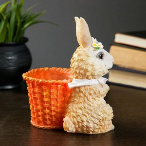 Фигурное кашпо "Зайчик с морковкой", 20х18 см