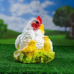 Садовая фигура "Курица наседка с цыплятами" белая 28х21см