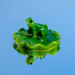 Садовая фигура плавающая "Лягушка на лотосе" 13*14*7 см