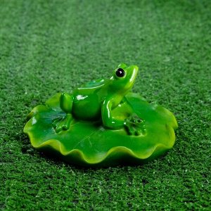 Садовая фигура плавающая "Лягушка на лотосе" 13*14*7 см