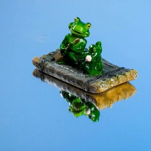 Садовая фигура плавающая "Лягушки на плоту" 18*11*10 см