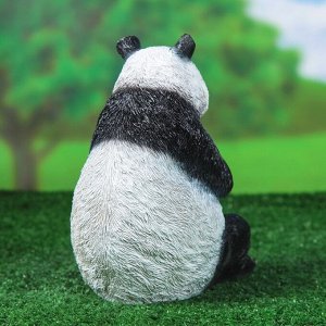 Садовая фигура "Панда одна лапа у рта" малая