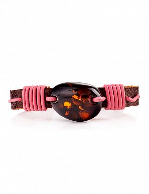 Яркий кожаный браслет с натуральным цельным янтарём «Копакабана»