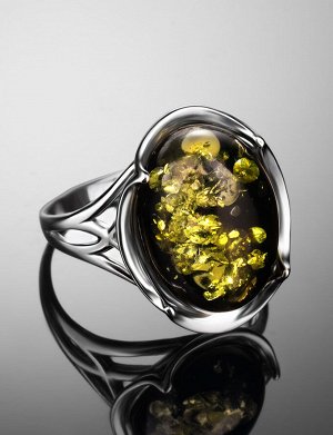 Красивое кольцо «Лион» из серебра и натурального зелёного янтаря