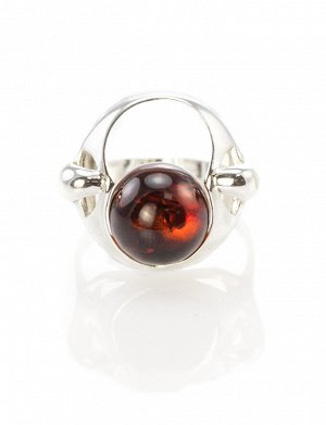 Стильное серебряное кольцо с круглой вставкой из натурального искрящегося вишневого янтаря «Орион», 6063202413