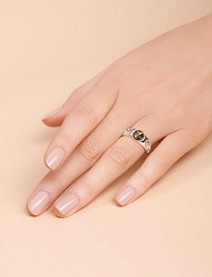 Стильное кольцо из серебра с натуральным зелёным янтарём «Энигма», 906305397