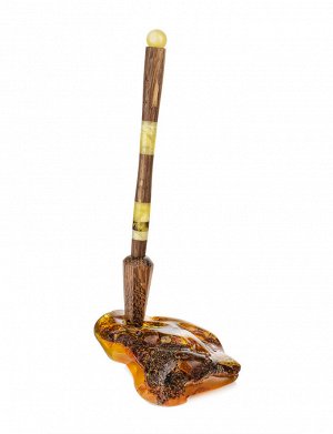 Ручка из натурального янтаря и дерева в настольной подставке из цельного янтаря, 910612017