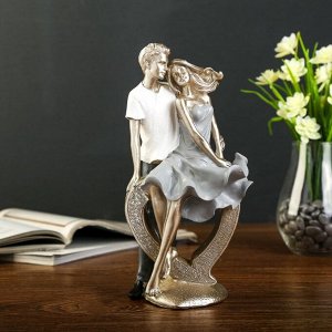 Фигурка полистоун «Влюблённые на сердце», 23.5x12x9 см