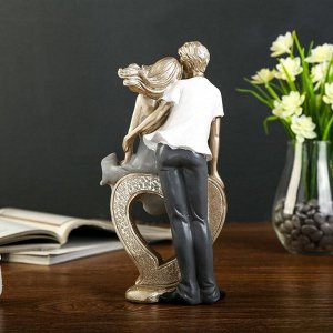 Фигурка полистоун «Влюблённые на сердце», 23.5x12x9 см
