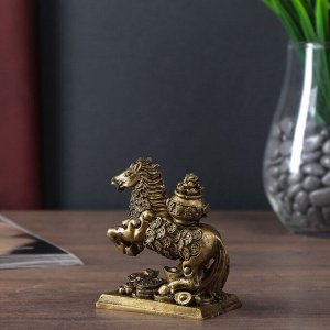 Нэцке полистоун бронза "Конь с чашей золотых слитков на спине" 9х7х4,5 см