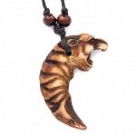AP043 Амулет Клык Тигр, имитация резьбы по кости, пластик, со шнурком