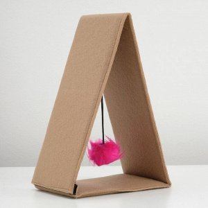 Треугольная складная когтеточка-домик из ковролина с игрушкой, 34 х 16 х 28,5 см микс цветов