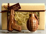 Шоколадные фигурки 2в1 «Пистолет + Граната»