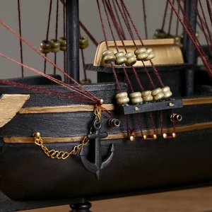 Сувенирная модель корабля «Золотая лань», чёрные паруса, 50x9x45 см