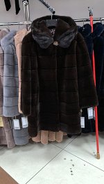 Шуба из бобрика с капюшоном