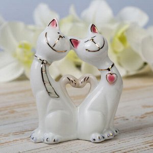 Сувенир керамика "Кот в галстуке и кошка с сердечком" цветные 12х8,5х4,5 см