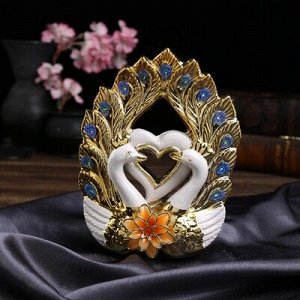 Сувенир керамика "Два белых павлина с золотым оперением и сердцем" 23х18х7,8 см