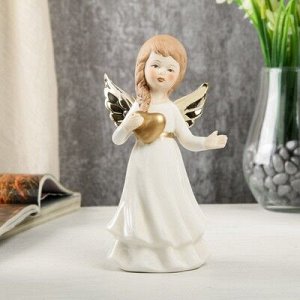 Сувенир керамика "Ангел-девочка с золотыми крыльями, с сердцем в руке" 16,2х6,5х9 см