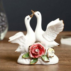 Сувенир керамика "2 белых лебедя у цветка" со стразой 12,5х14х6 см