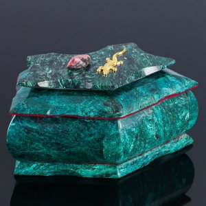Ларец "Пятигранный" 16х9х8 см. натуральный камень. змеевик