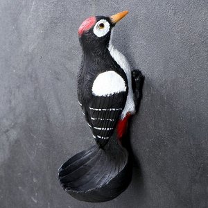 Подвесная зимняя кормушка для птиц "Дятел чёрный" из полистоуна, 26см, Хорошие сувениры 4793771