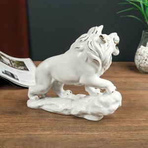 Сувенир керамика "Лев на скале" белый с золотом 21х10х24.5 см