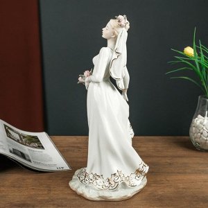 Сувенир керамика "Невеста в белом платье с золотыми узорами и букетом роз" 35х15х16 см