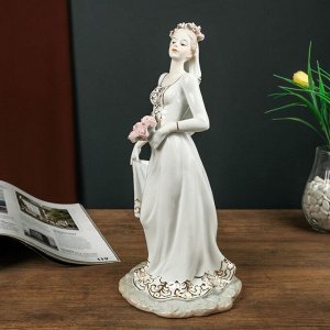 Сувенир керамика "Невеста в белом платье с золотыми узорами и букетом роз" 35х15х16 см
