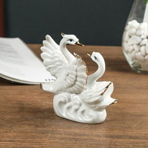 Сувенир керамика "Танцы лебедей на волнах" белый, страза 10,2х11,5х4 см
