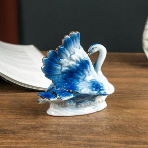 Сувенир керамика "Ухаживания лебедей" синий. страза 11.3х11.5х7.8 см