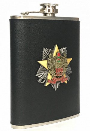 Подарочная фляжка для алкоголя с пограничным жетоном. Максимально мужской стильный дизайн №14
