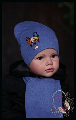 Удлиненная хлопковая шапка для мальчика «Бульдог» (св.джинс. меланж)