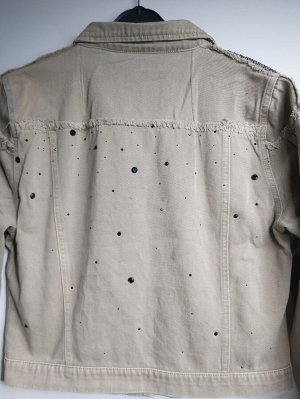 Джинсовая куртка с погонами из страз