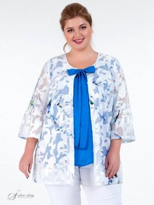 Блузка Нарядный комплект в романтическом стиле состоит из блузона с принтом, выполненным в технике digital и яркого шелкового топа. Образ модели построен на комбинации современных тканей-компаньонов. 