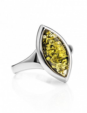 Изящное серебряное кольцо с ромбовидной вставкой из натурального сверкающего зеленого янтаря «Амарант»