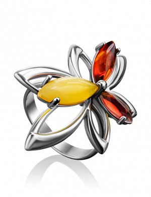 amberholl Нарядное кольцо из серебра с натуральным коньячным и медовым янтарём «Нарцисс»