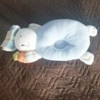 Подушка Ортопедическая детская подушка Зайка с морковкой - синий
Корейское производство компании SCONDI MOM
 Использовать детскую ортопедическую подушку можно без ограничений. Она пригодна и для лечеб