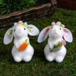 Сувенир пасхальный &quot;Кролики с морковкой и цветочком&quot; набор 2 шт 8х4,5х4,5 см