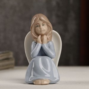 Сувенир керамика "Девушка-ангел в голубом платье призадумалась" 8х5х5.5 см