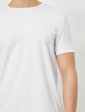 Футболки Материал: %95 хлопок, %5 эластан Параметры модели: рост: 188 cm, грудь: 99, талия: 75, бедра: 95 Надет размер: L