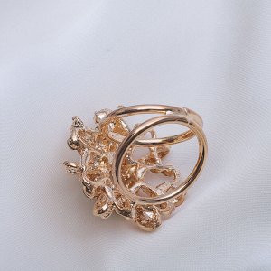 Кольцо для платка "Цветок" с жемчужной сердцевиной, цвет белый в золоте