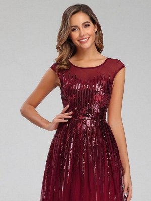 Роскошное и элегантное длинное вечернее платье бордового цвета