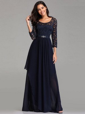 Вечернее длинное платье темно-синего цвета с вышивкой