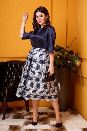 Комплект Комплект Anastasia 381 
Рост: 164 см.

Комплект женский 2-х предметный блуза, юбка. Блуза прямого силуэта, из текстильной ткани темно-синего цвета(атлас). По переду нагрудные выточки. Спинка
