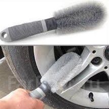 Щетка для чистки автомобильных колес
