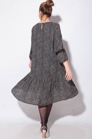 Платье Платье SOVA 12002 черный 
Рост: 164 см.

Прекрасный вариант платья для прогулок и романтичных встреч. Шифоновое платье на подкладке с кружевными вставками. Длина платья по переду от плеча 103 
