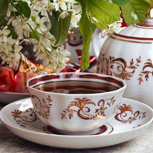 Сервиз чайный фарфоровый "Золотое кружево" 21 предмет на 6 персон, форма "Тюльпан", ручная работа (Россия)