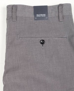 Джинсы Летние классические брюки, слегка зауженного кроя с застежкой на молнию, изготовлены из облегченной ткани, прекрасно подходят для жаркой погоды.
Фабричное производство, правильные лекала - комф